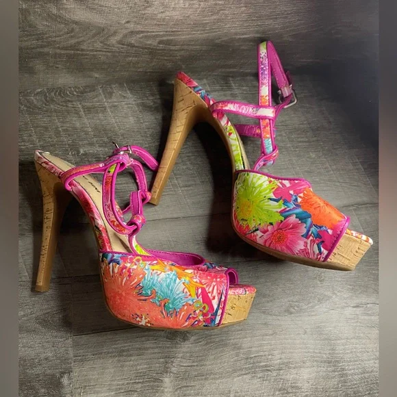 Gianni Bini Floral & Fusia Platform Heels - Picture 2 of 3
